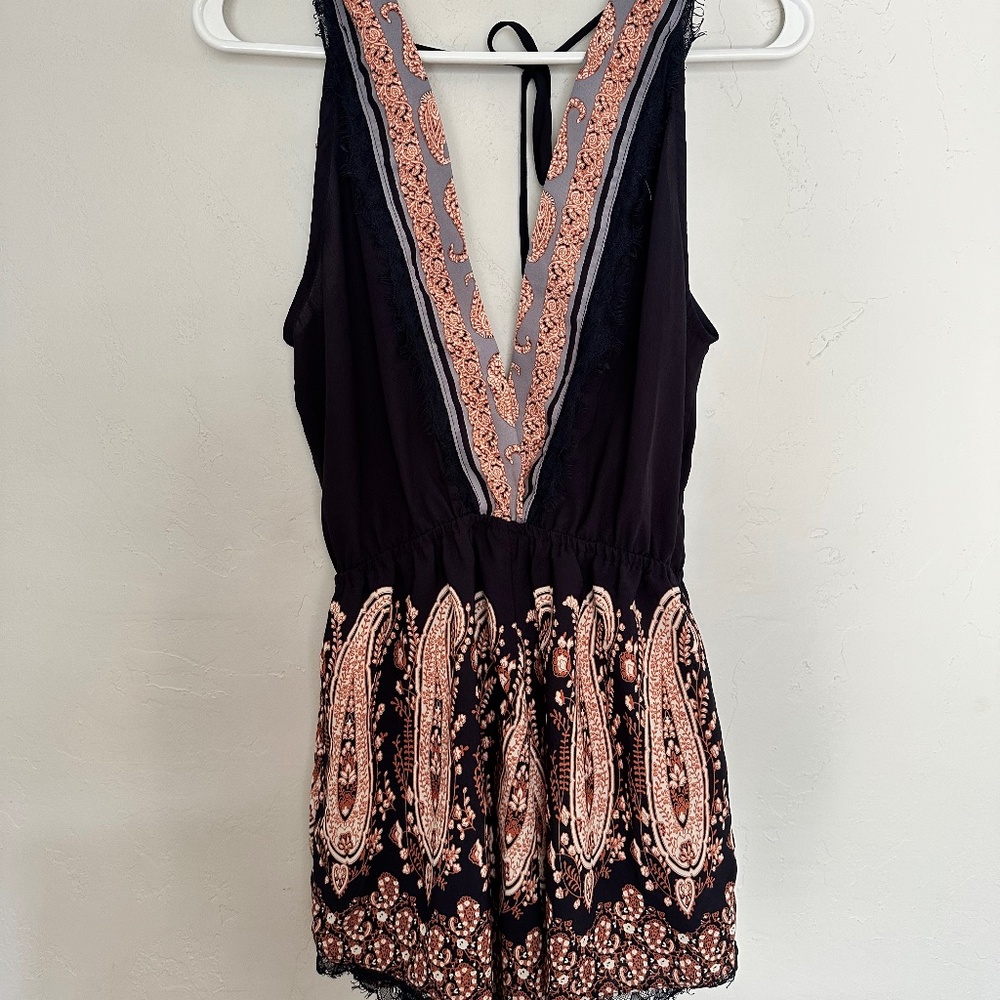 ILLA ILLA Tank Shorts Romper Navy and Coral Lace Trim Tie Back Size